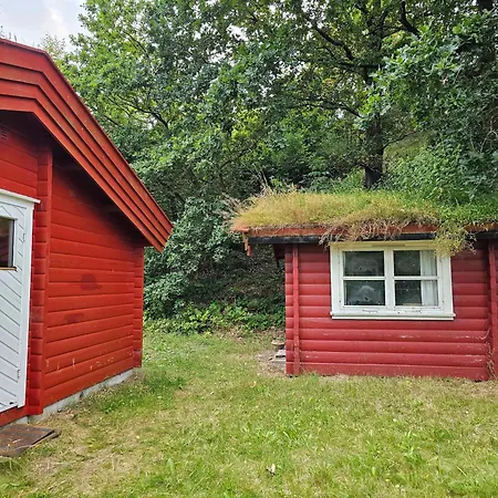Дом отдыха Charming Norwegian Log With Grass Roof